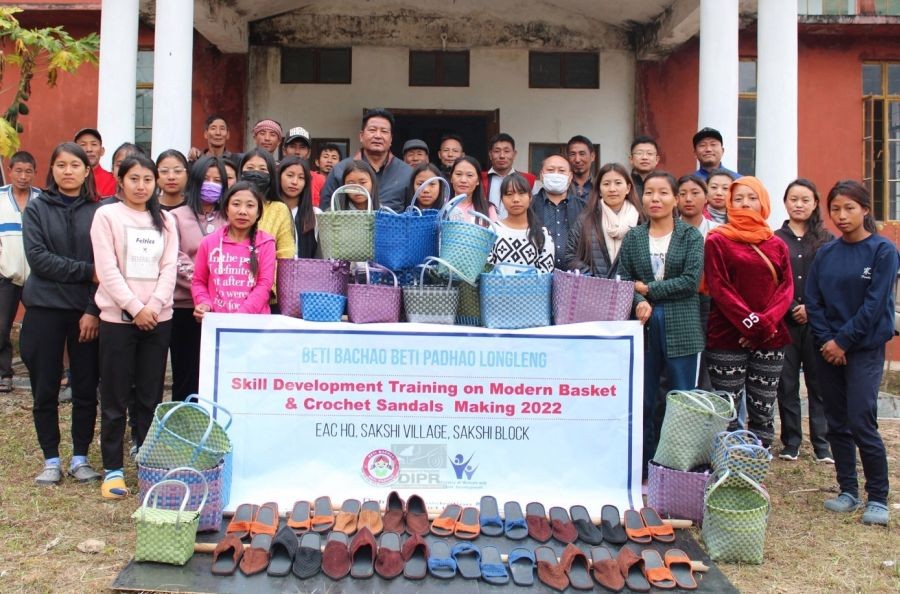 Training on modern basket and crochets making, covering a total of seven villages under Sakshi block was held in Longleng. (DIPR Photo)